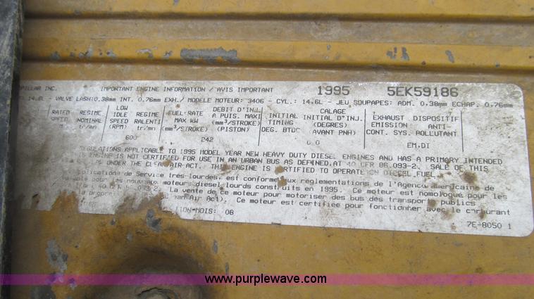 image for item E3814 1996 Peterbilt 379 semi truck