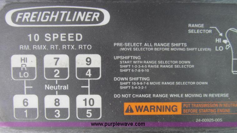 image for item E3821 2005 Freightliner CL120 semi truck