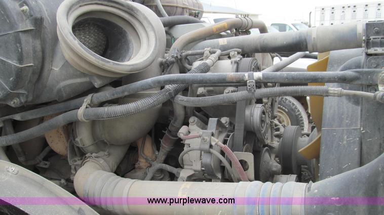 image for item E3821 2005 Freightliner CL120 semi truck