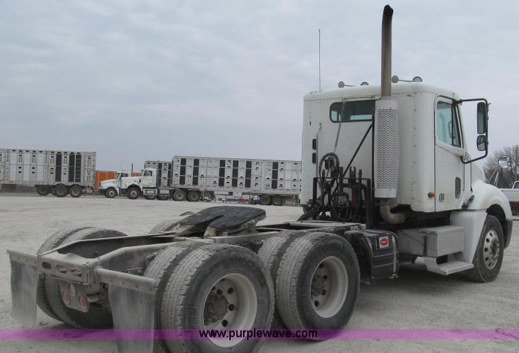 image for item E3822 2004 Freightliner CL120 semi truck