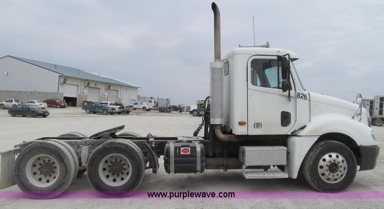 image for item E3822 2004 Freightliner CL120 semi truck