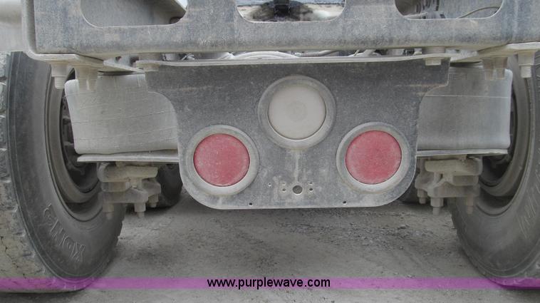 image for item E3822 2004 Freightliner CL120 semi truck