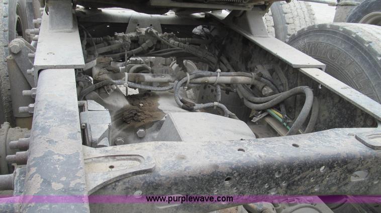 image for item E3822 2004 Freightliner CL120 semi truck