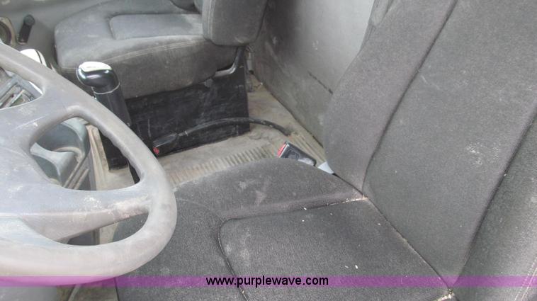 image for item E3822 2004 Freightliner CL120 semi truck