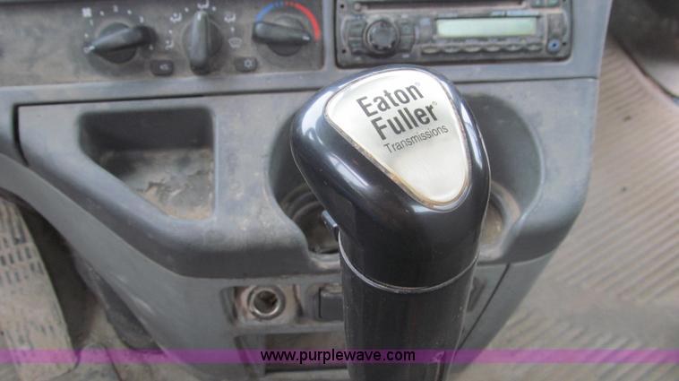 image for item E3822 2004 Freightliner CL120 semi truck