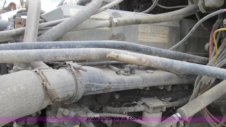 image for item E3822 2004 Freightliner CL120 semi truck