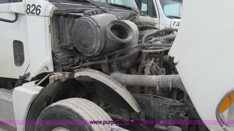 image for item E3822 2004 Freightliner CL120 semi truck