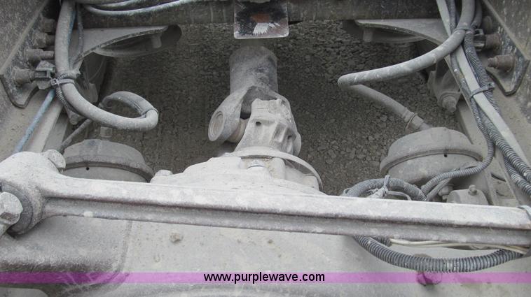 image for item E3823 2005 Freightliner CL120 semi truck