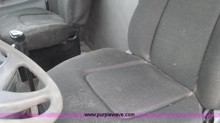 image for item E3823 2005 Freightliner CL120 semi truck