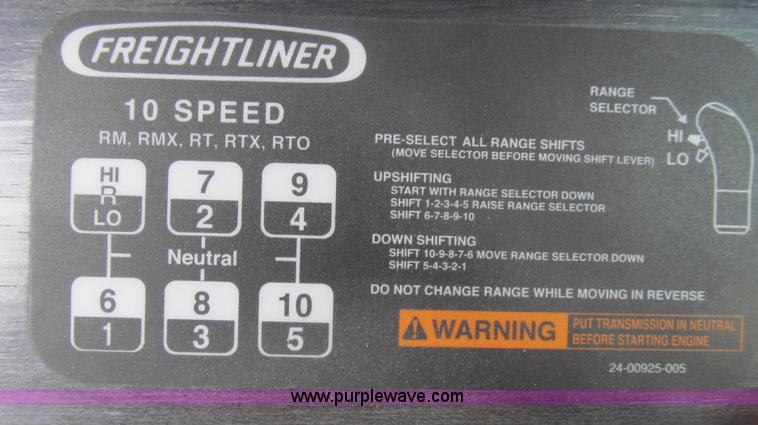 image for item E3823 2005 Freightliner CL120 semi truck