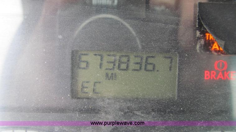 image for item E3823 2005 Freightliner CL120 semi truck