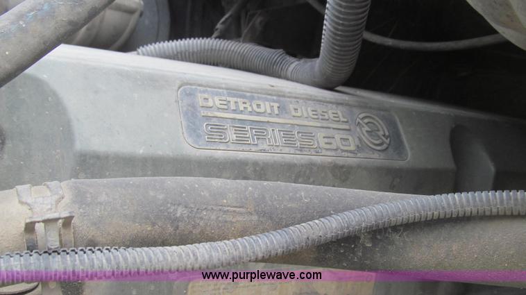 image for item E3823 2005 Freightliner CL120 semi truck