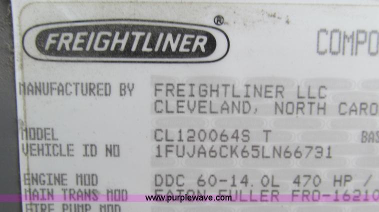 image for item E3823 2005 Freightliner CL120 semi truck