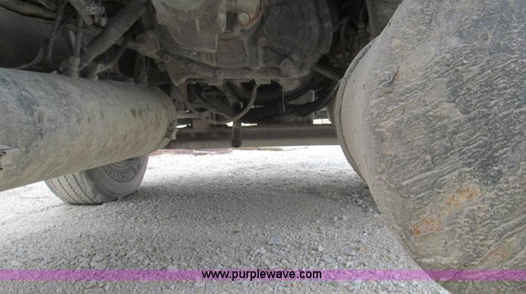 image for item E3824 2005 Freightliner CL120 semi truck