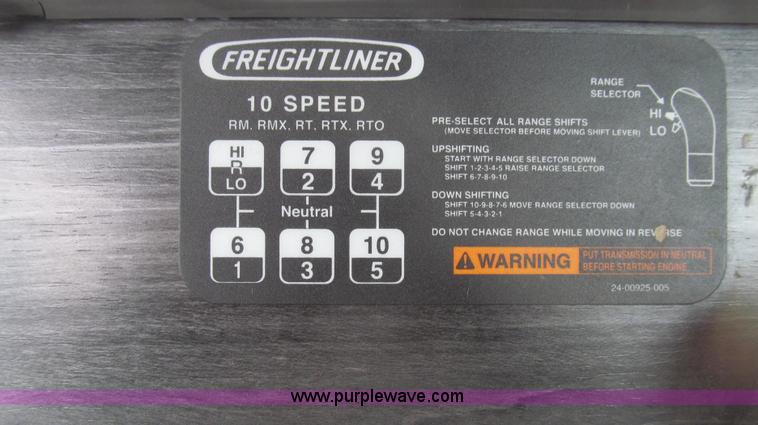 image for item E3824 2005 Freightliner CL120 semi truck