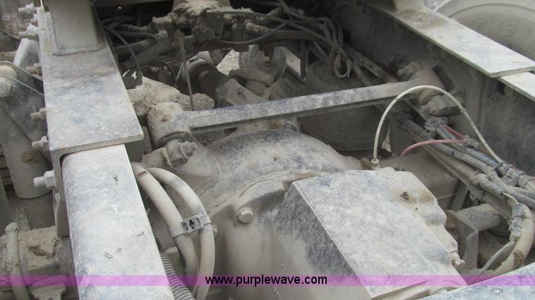 image for item E3825 2005 Freightliner CL120 semi truck