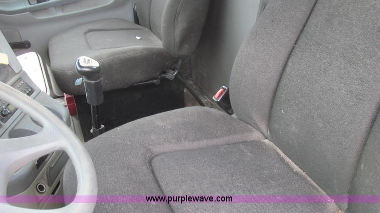 image for item E3825 2005 Freightliner CL120 semi truck