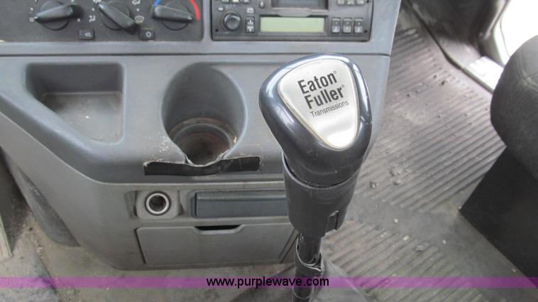 image for item E3825 2005 Freightliner CL120 semi truck