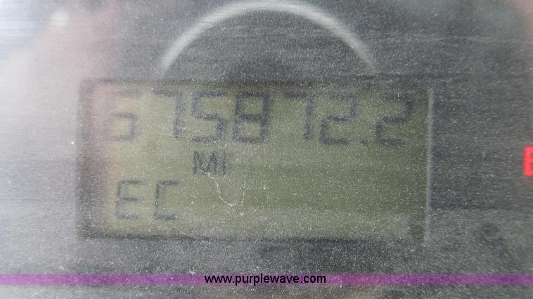 image for item E3825 2005 Freightliner CL120 semi truck