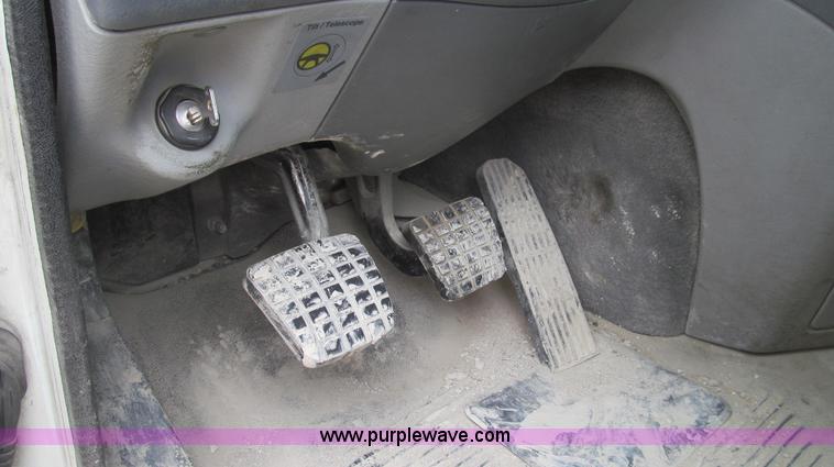 image for item E3825 2005 Freightliner CL120 semi truck