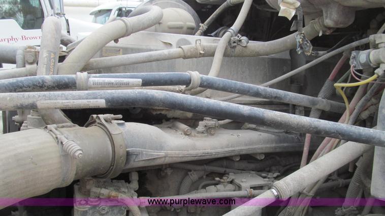 image for item E3825 2005 Freightliner CL120 semi truck