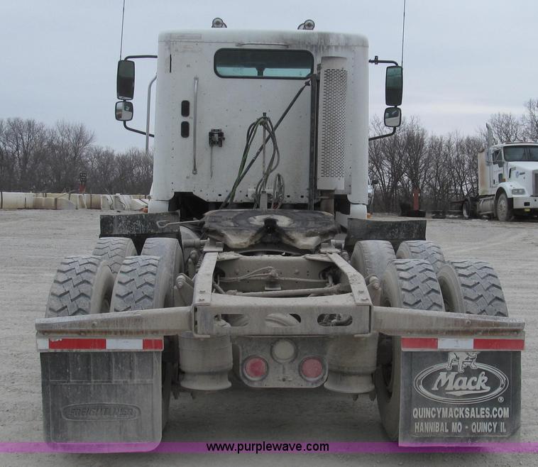 image for item E3826 2005 Freightliner CL120 semi truck