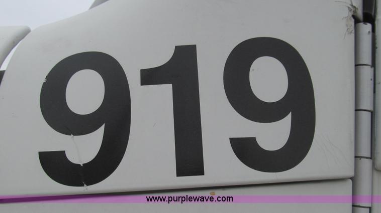 image for item E3826 2005 Freightliner CL120 semi truck