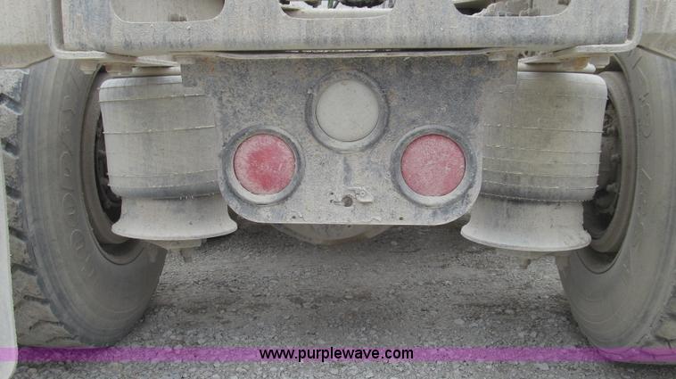 image for item E3826 2005 Freightliner CL120 semi truck