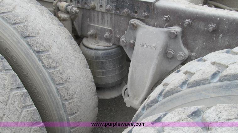 image for item E3826 2005 Freightliner CL120 semi truck