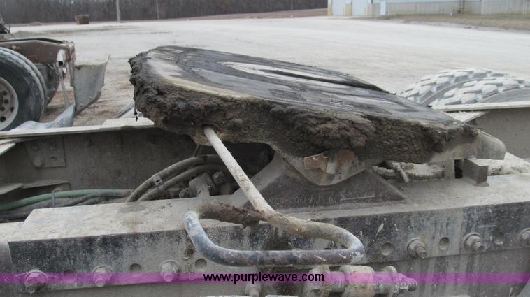 image for item E3826 2005 Freightliner CL120 semi truck