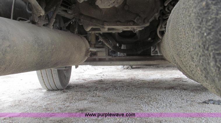 image for item E3826 2005 Freightliner CL120 semi truck