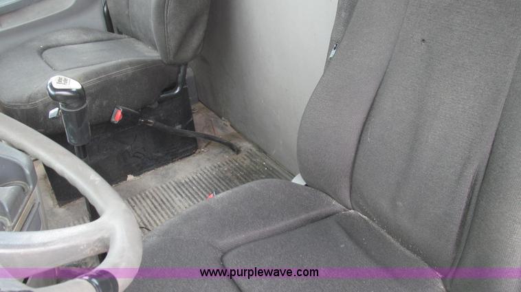 image for item E3826 2005 Freightliner CL120 semi truck