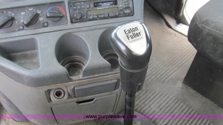 image for item E3826 2005 Freightliner CL120 semi truck