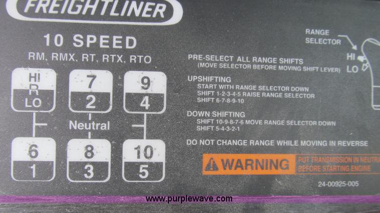 image for item E3826 2005 Freightliner CL120 semi truck