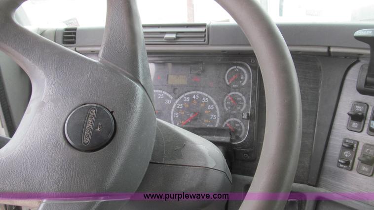image for item E3826 2005 Freightliner CL120 semi truck