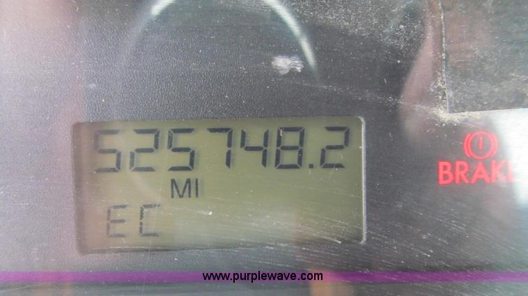 image for item E3826 2005 Freightliner CL120 semi truck