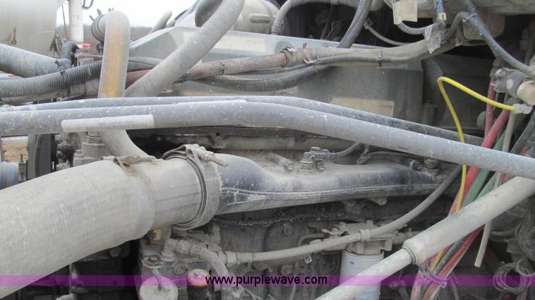 image for item E3826 2005 Freightliner CL120 semi truck