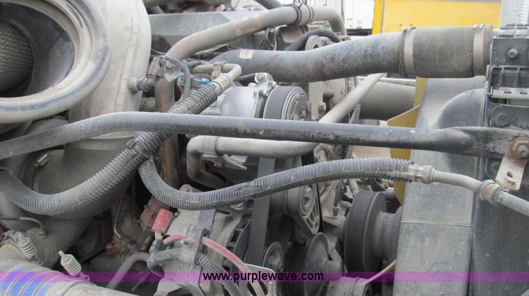 image for item E3826 2005 Freightliner CL120 semi truck