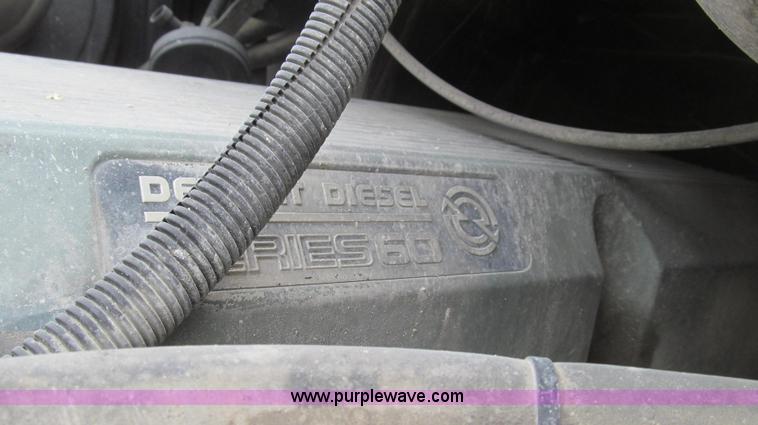 image for item E3826 2005 Freightliner CL120 semi truck