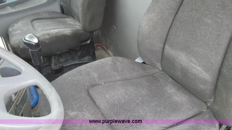 image for item E3827 2005 Freightliner CL120 semi truck