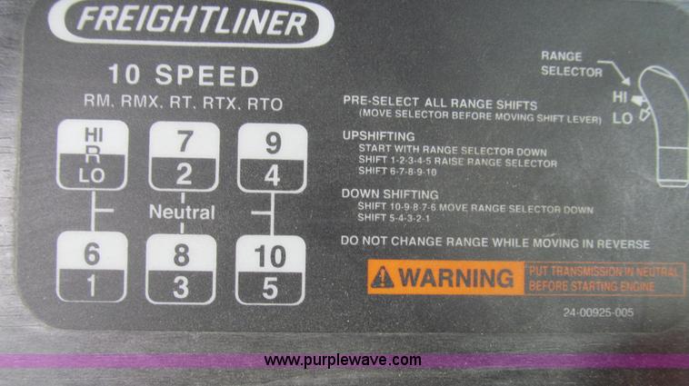 image for item E3827 2005 Freightliner CL120 semi truck