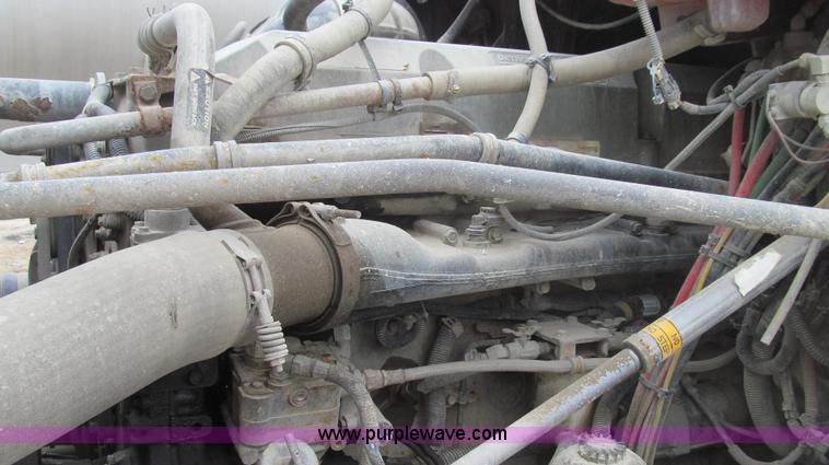 image for item E3827 2005 Freightliner CL120 semi truck