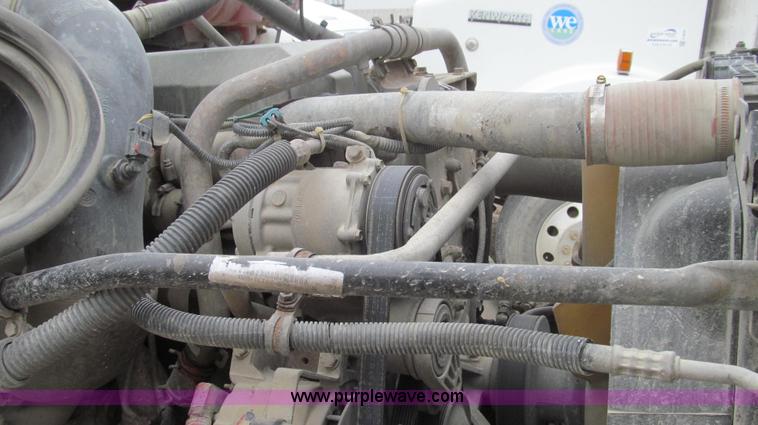 image for item E3827 2005 Freightliner CL120 semi truck