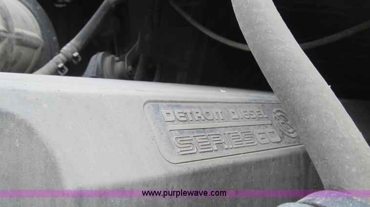 image for item E3827 2005 Freightliner CL120 semi truck