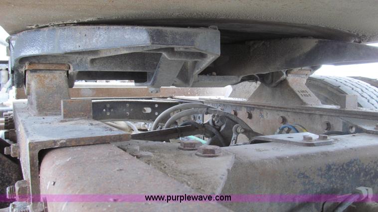 image for item E3833 2005 Freightliner CL120 semi truck