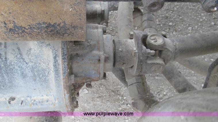 image for item E3833 2005 Freightliner CL120 semi truck