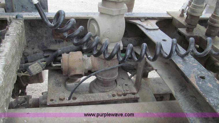 image for item E3833 2005 Freightliner CL120 semi truck