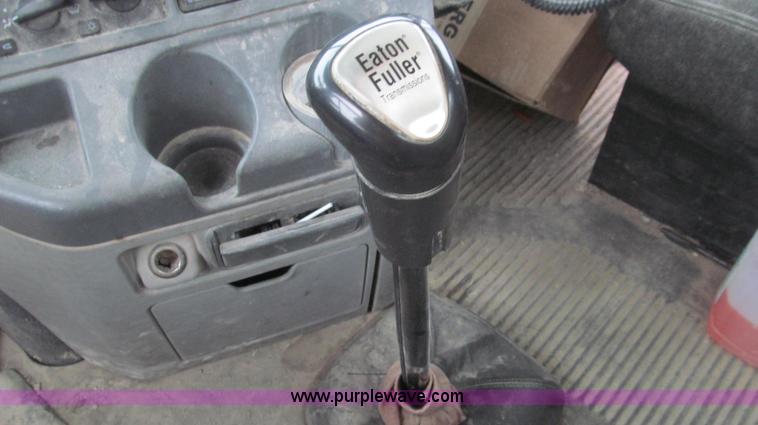 image for item E3833 2005 Freightliner CL120 semi truck