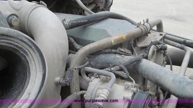 image for item E3833 2005 Freightliner CL120 semi truck