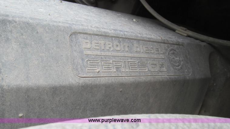 image for item E3833 2005 Freightliner CL120 semi truck